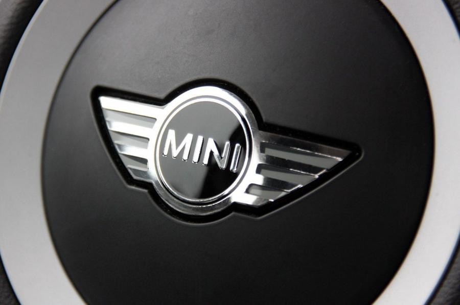  Mini Cooper 50 Camden Edition 2010 года  (фото 30 из 53)